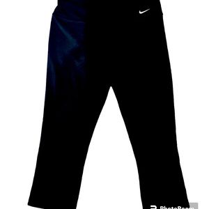 Nike capri running workout gear/leggings! size medium
